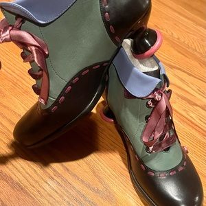 FLUEVOG  artistic leather shoe, ribbon laces!